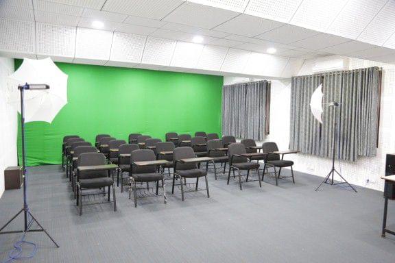 LJ University Infrastructure photo 1