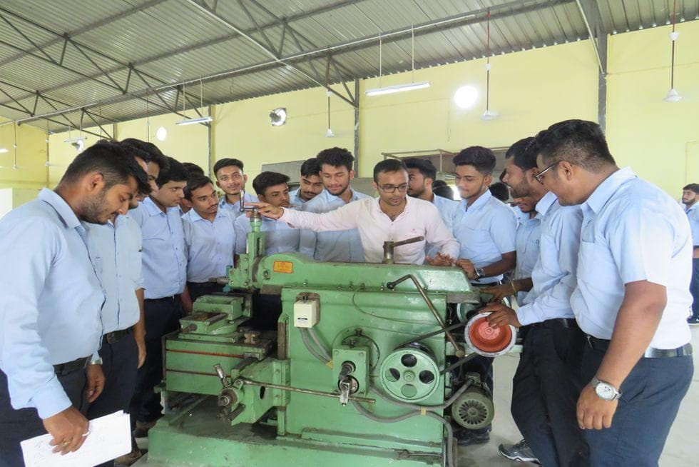 JIS School of Polytechnic Kolkata Labs photo 28