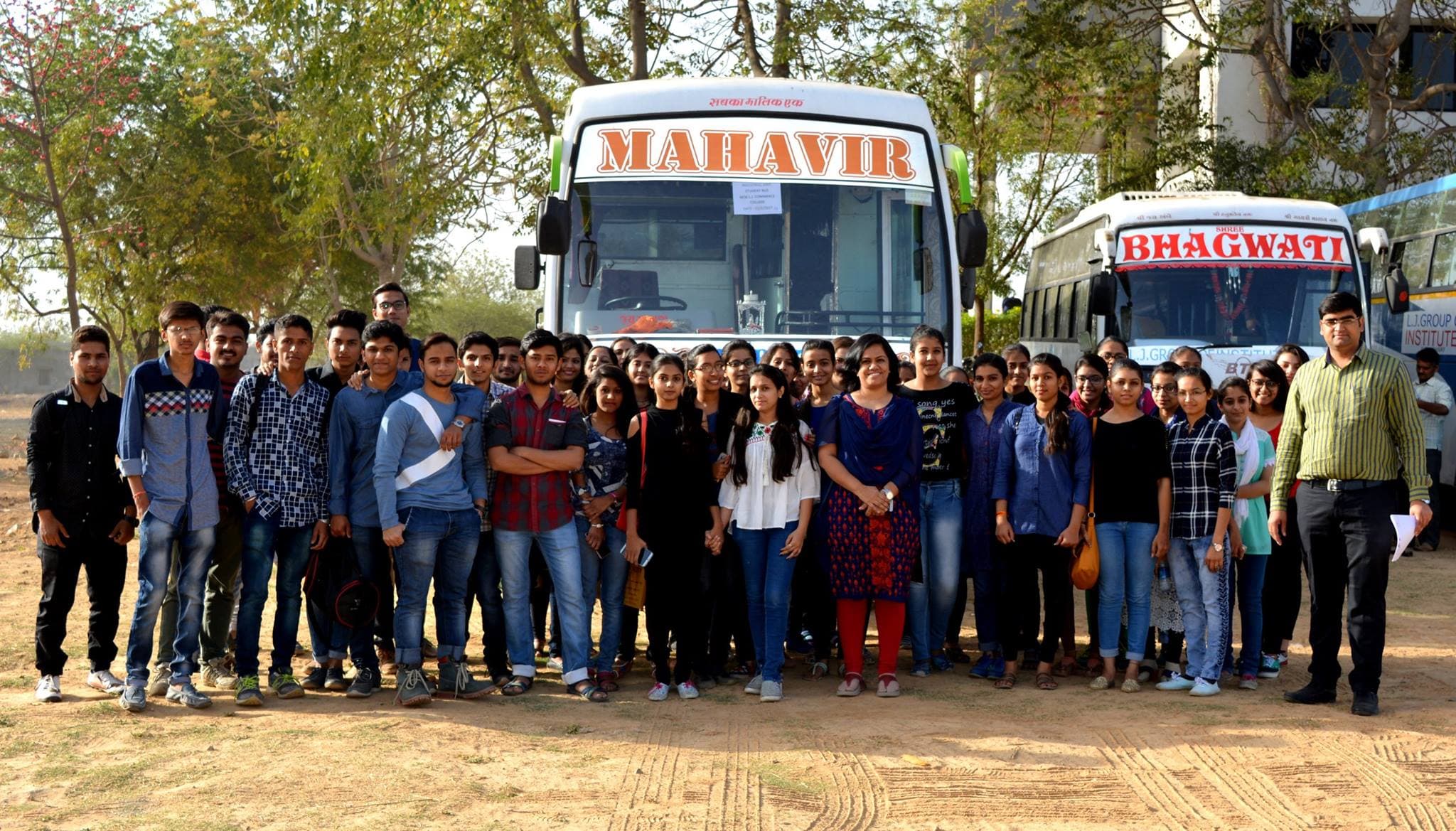 New LJ College of Commerce Ahmedabad Events photo 9