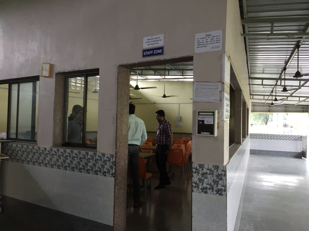 Shree Swami Atmanand Saraswati Institute of Technology Surat Cafeteria photo 3