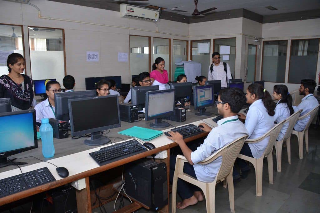 Shree Swami Atmanand Saraswati Institute of Technology Surat Academic Facility photo 19