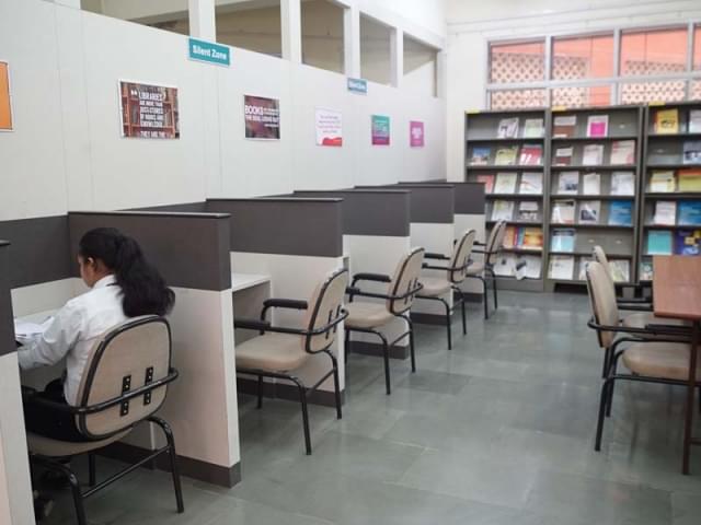 AISSMSCOE Library Lab photo 7