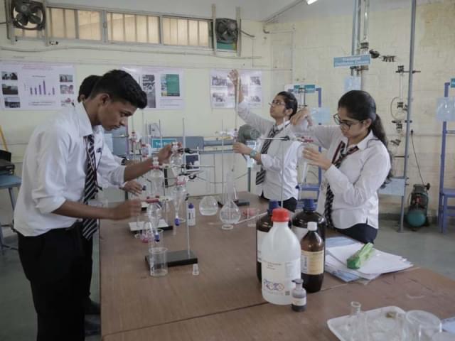 AISSMSCOE Library Lab photo 15