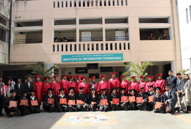 AISSMS Institute of Information Technology Pune Convocation photo 2