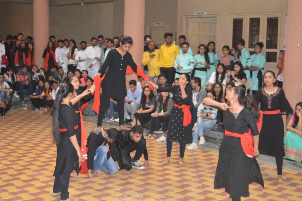 SR Luthra Institute of Management Surat Events photo 7