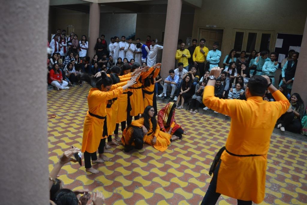 SR Luthra Institute of Management Surat Events photo 9