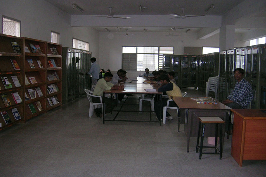 A. D. Patel Institute of Technology Vallabh Vidyanagar Library & Lab photo 3