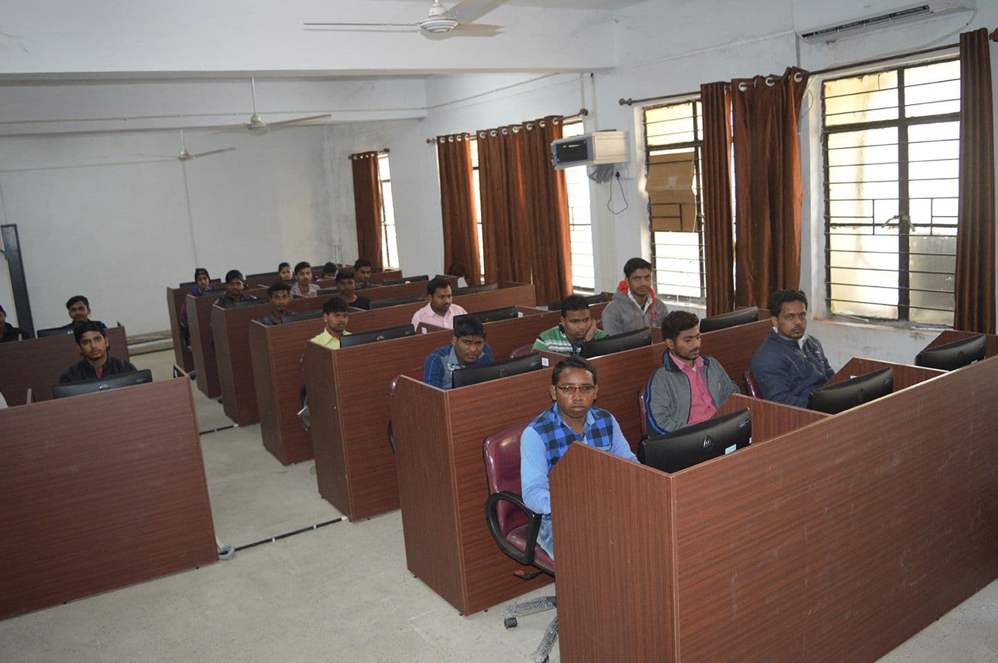 Government Polytechnic Khawarsan Seraikela College Overview photo 5
