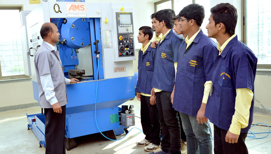 Sandip Polytechnic Nashik Laboratory (Mechanical Department) photo 6