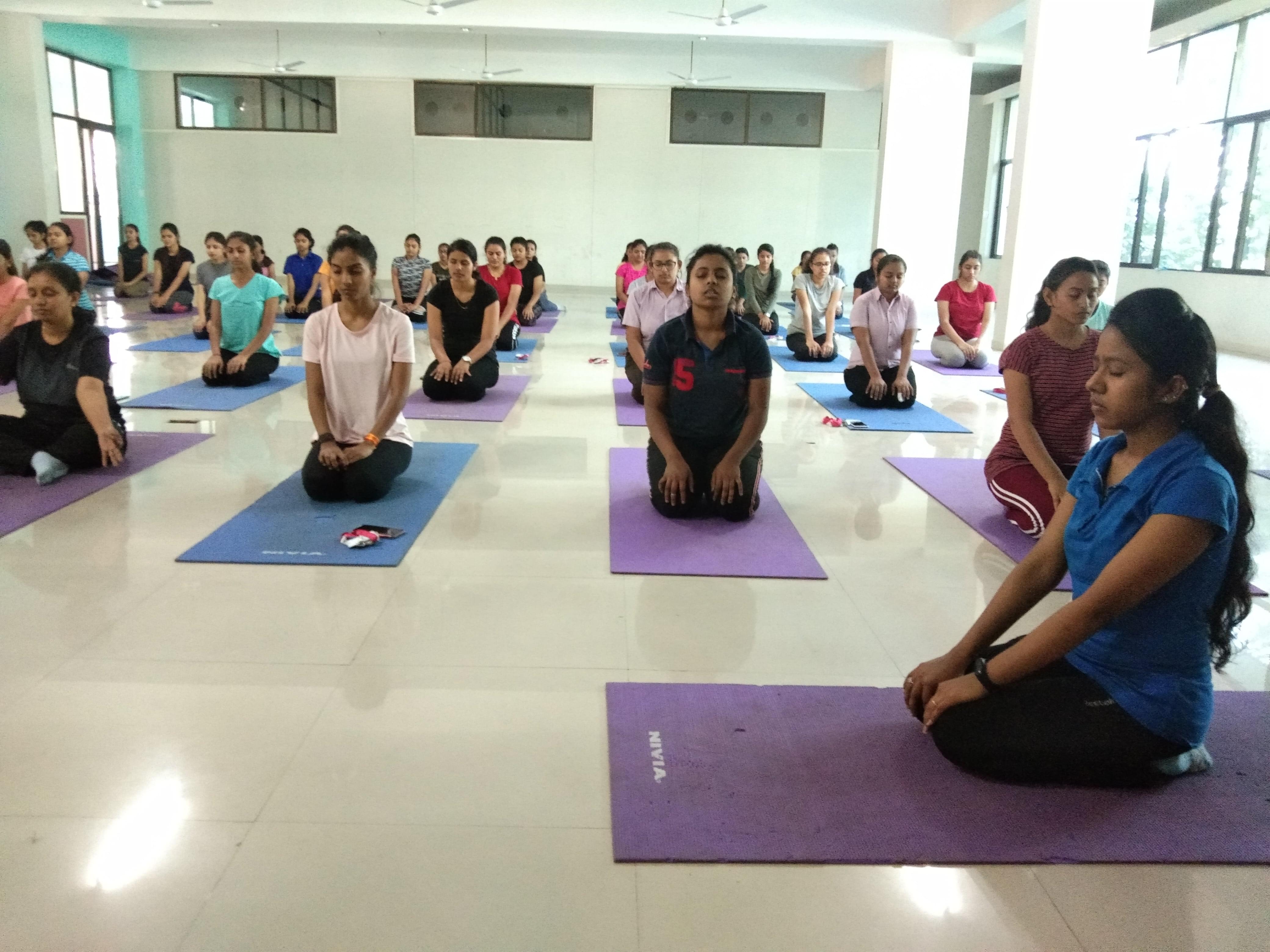 Bhulabhai Vanmalibhai Patel Institute Of Commerce, Uka Tarsadia University Bardoli Events and Cultural Activities photo 5