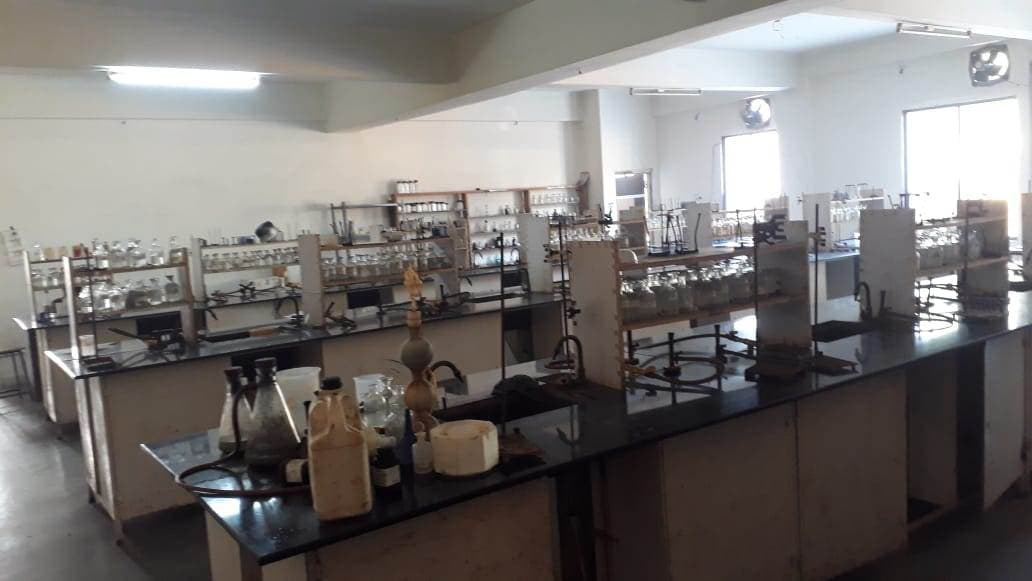 Vidhyadeep Institute of Science Surat Lab photo 4