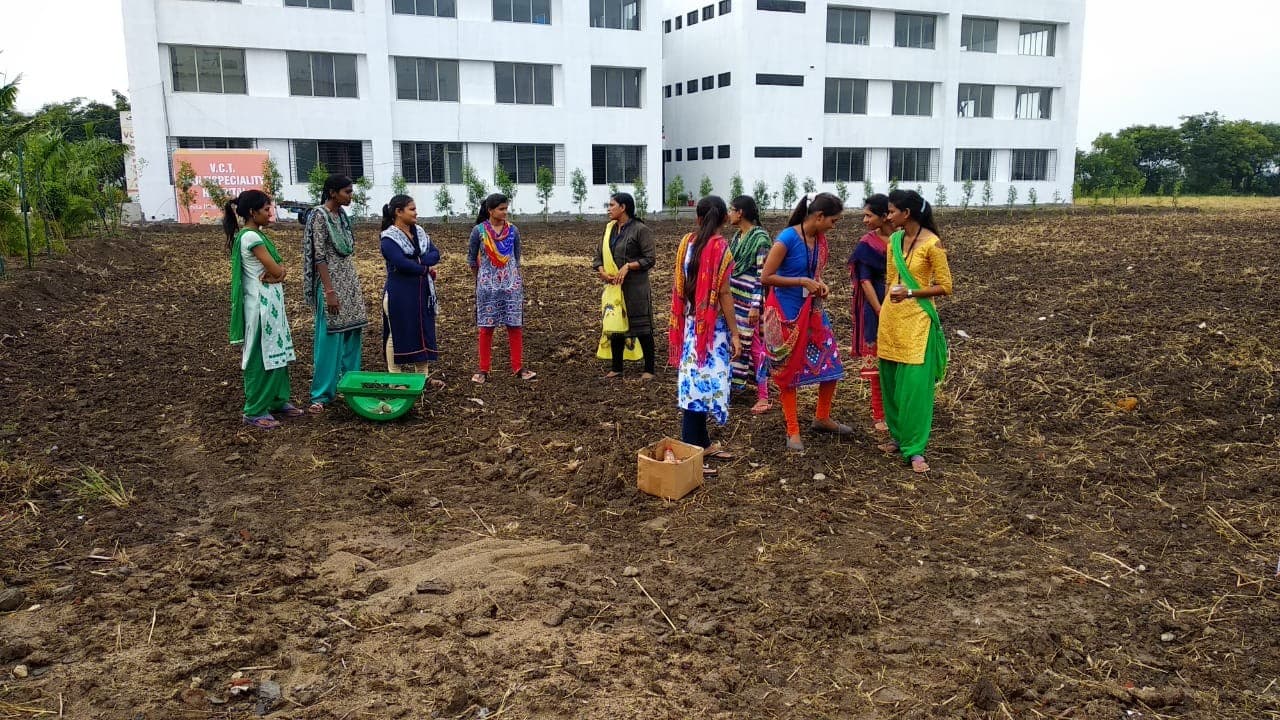 S.R. Patel B.ed College Surat Extra Curriculars photo 9