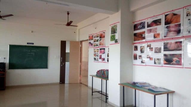 Vidhyadeep Homoeopathic Medical College & Research Center Surat Campus Life photo 15