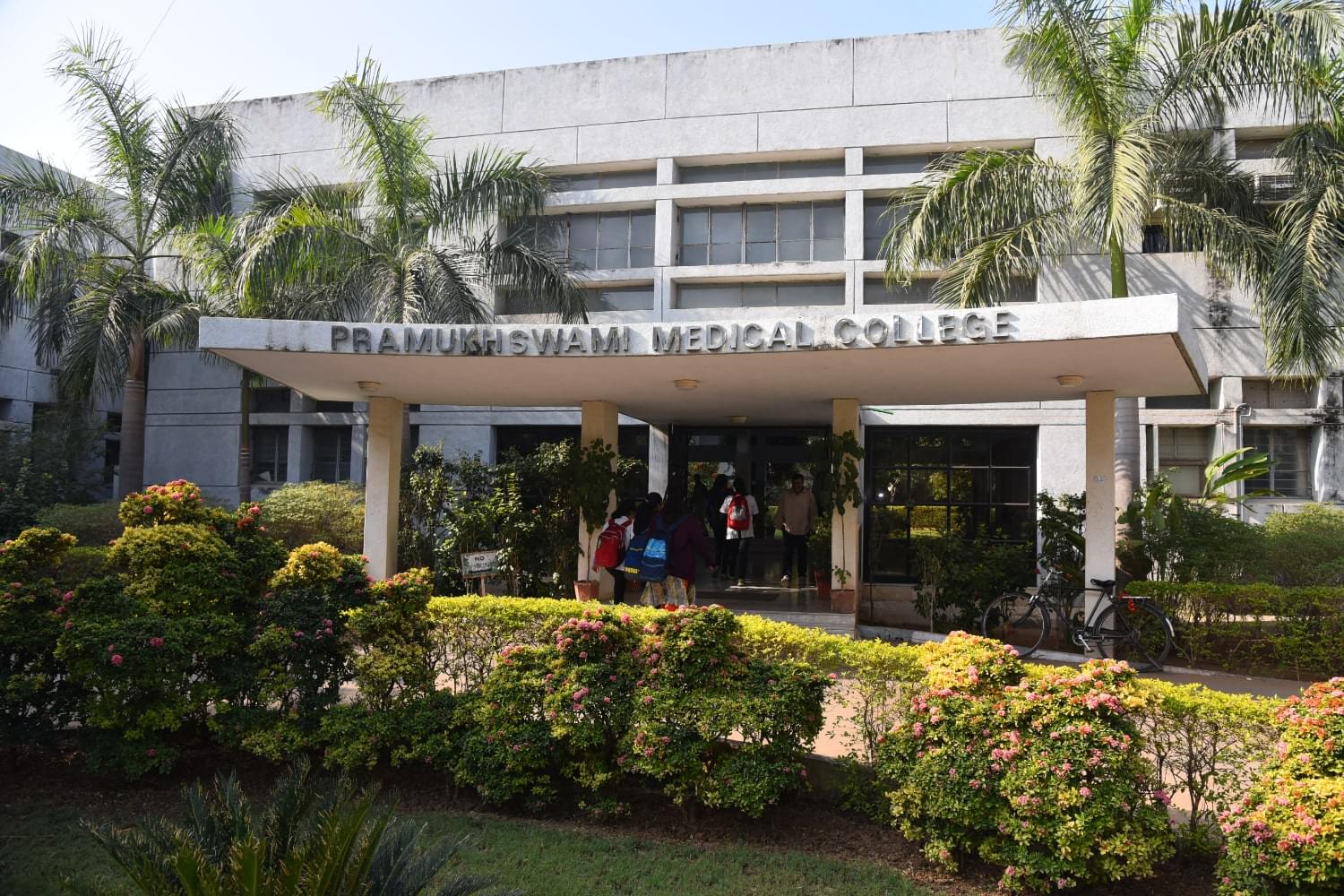 Bhaikaka University Anand Building photo 1