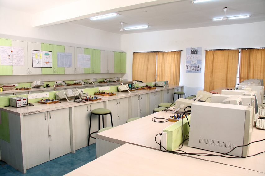Indira College of Commerce & Science Tathawade Lab photo 6