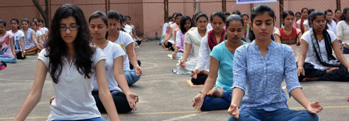 Smt BNB Swaminarayan Pharmacy College Vapi Gallery photo 1