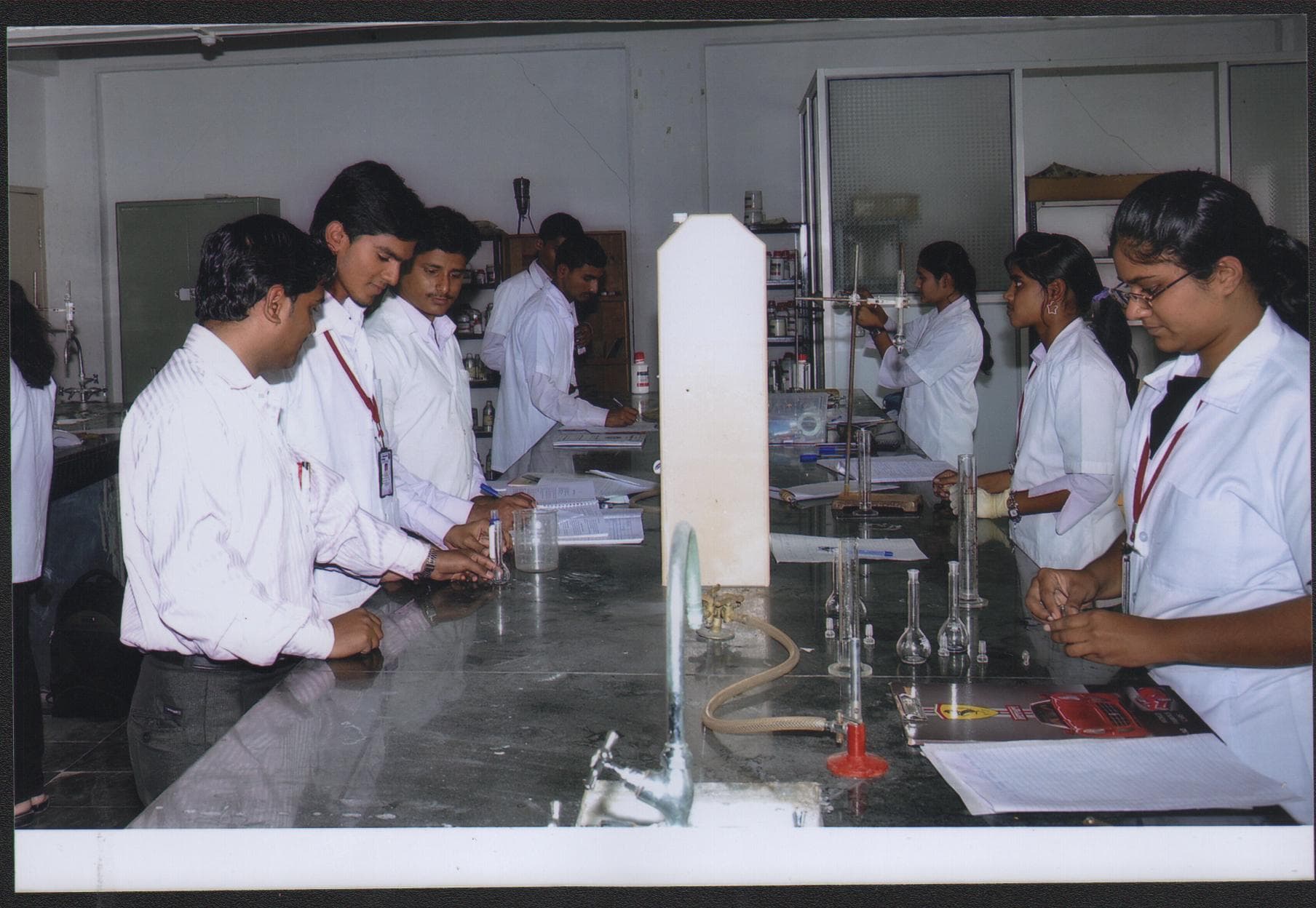Shri Balaji Shikshan Prasarak Mandal College of Pharmacy Ambajogai College Infrastructure photo 3