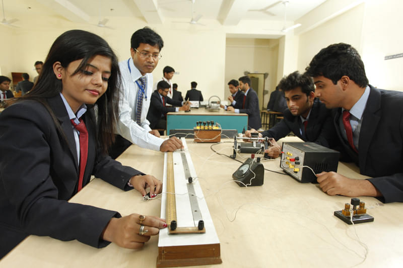 GL Bajaj Lab & Library photo 10