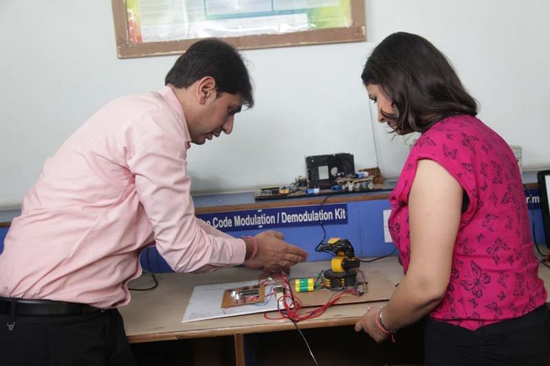 GL Bajaj Lab & Library photo 11