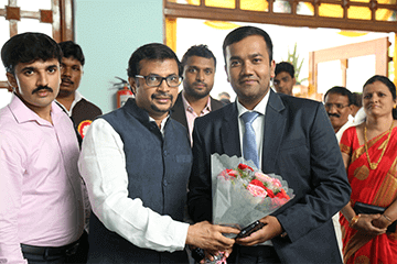 Universal Group of Institutions Bangalore Felicitation For IAS & KAS Rank Holders photo 2