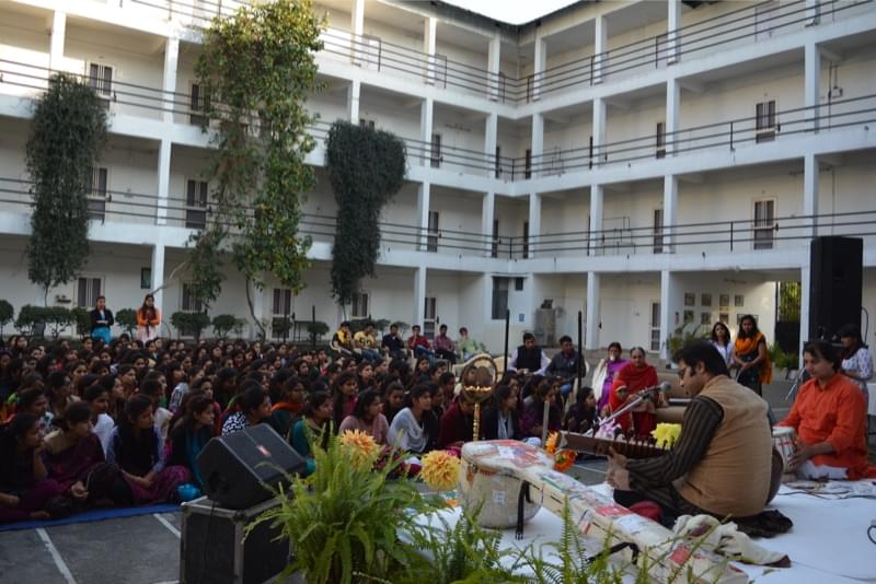 SBS University hostel photo 9