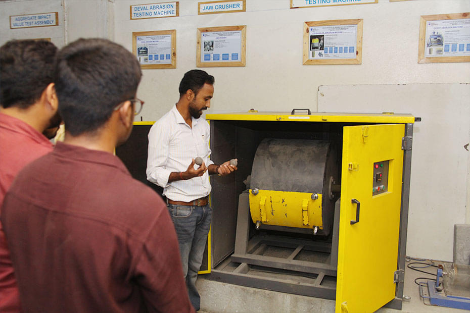 Indus University Ahmedabad Labs photo 7