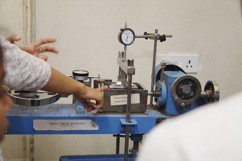 Indus University Ahmedabad Labs photo 8