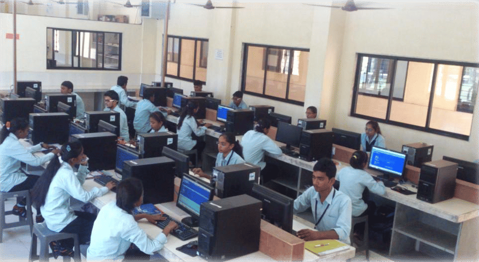 Shree Dhanvantary College of Engineering and Technology Surat Campus photo 2