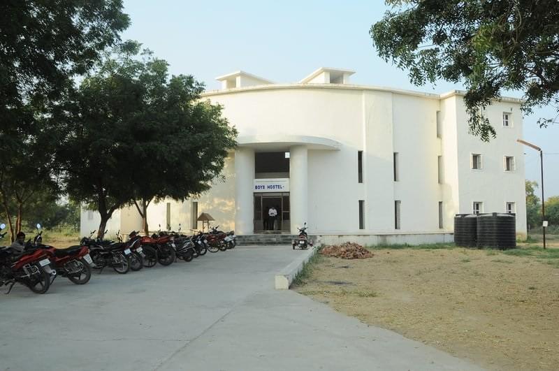 Swami Sachchidanand Polytechnic College Visnagar Academic Building photo 3