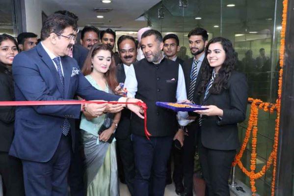 Asian Business School Noida Chetan Bhagat Visit photo 1