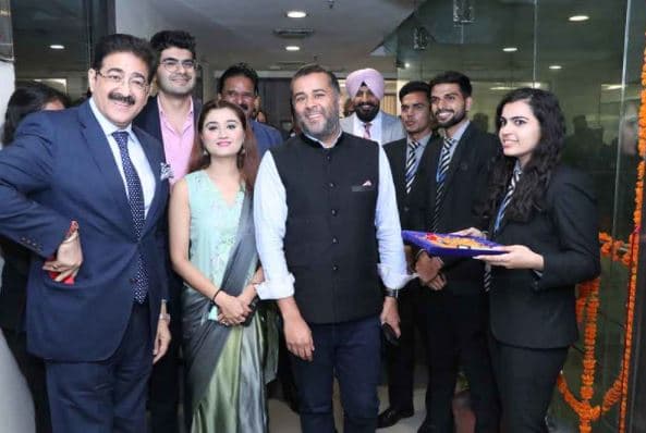 Asian Business School Noida Chetan Bhagat Visit photo 2