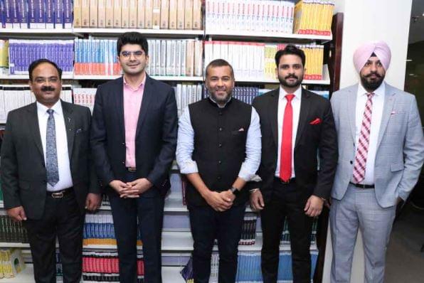 Asian Business School Noida Chetan Bhagat Visit photo 12