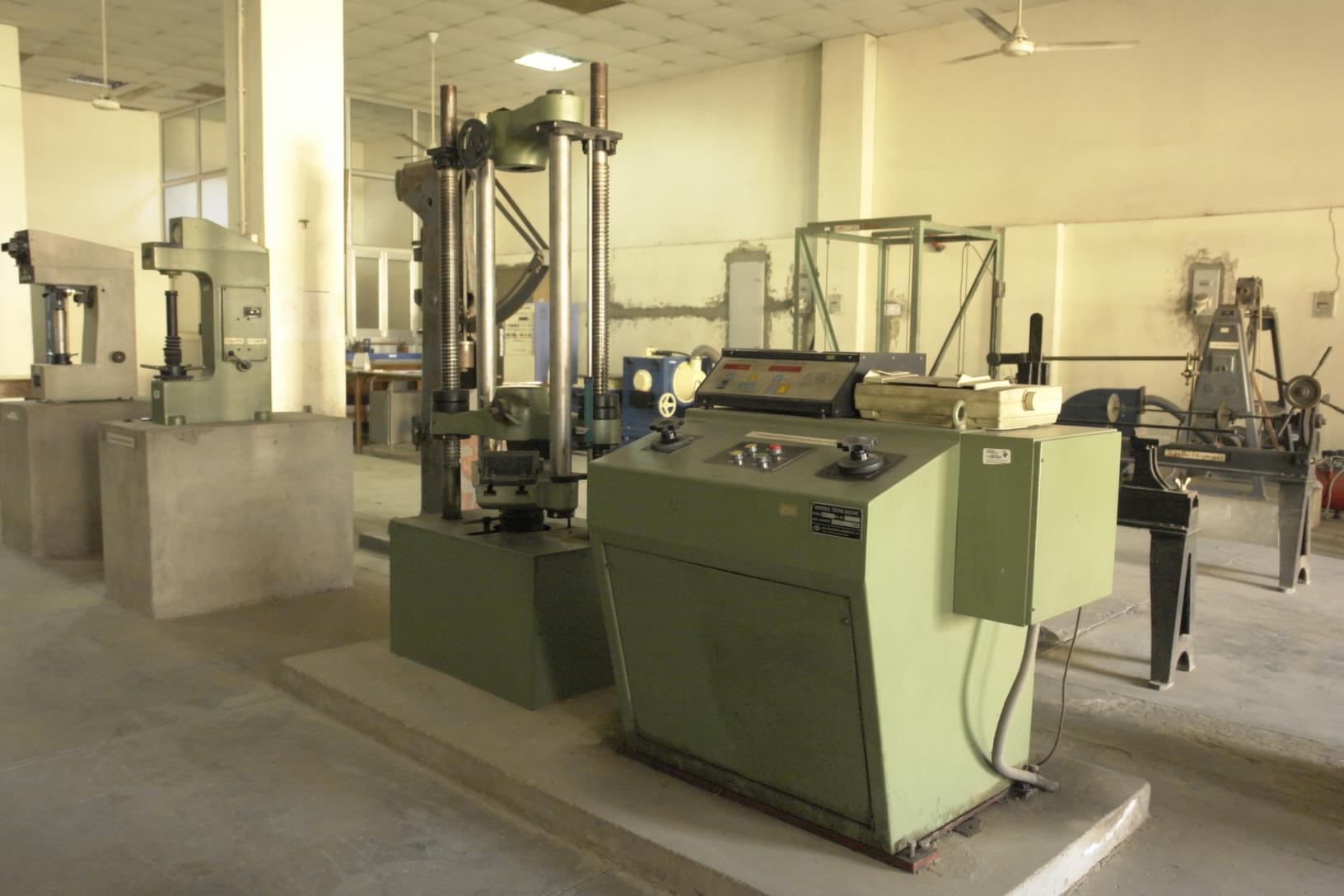 Thapar University Labs photo 8