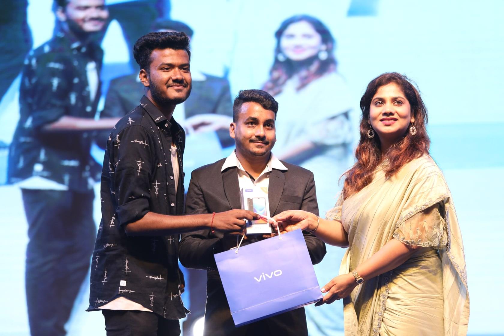 Shree L. R. Tiwari Degree College of Arts, Commerce and Science Mumbai Events - Utsav photo 13