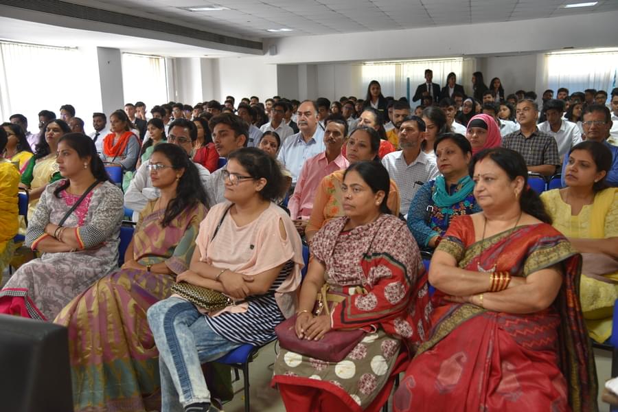 Amity Global Business School Pune Sports photo 33