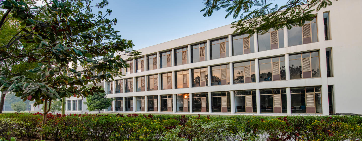 Adani Institute of Digital Technology Management Gandhinagar Academic Building photo 1