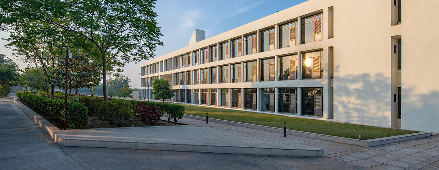 Adani Institute of Digital Technology Management Gandhinagar Academic Building photo 3