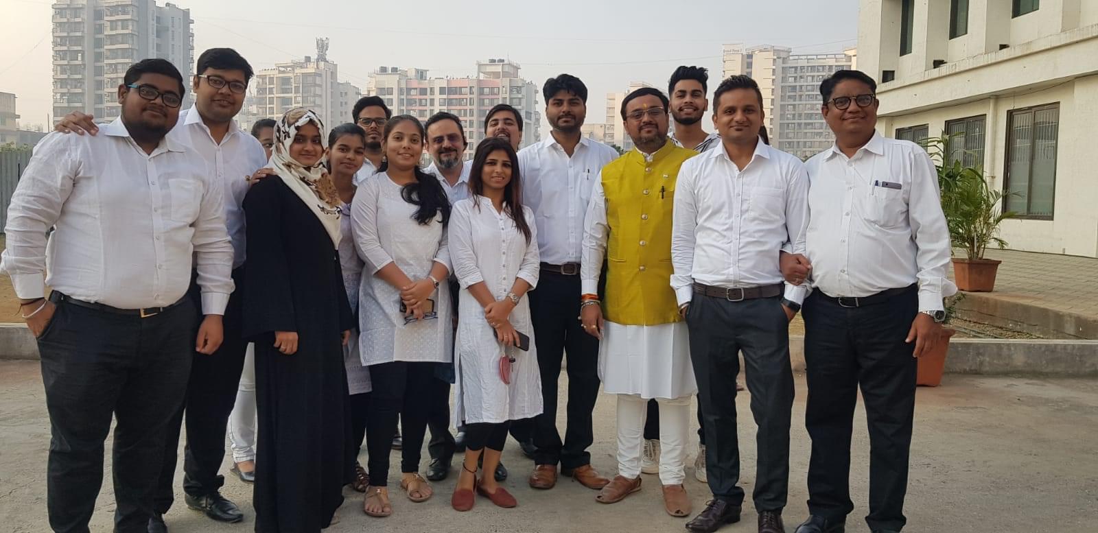 Shree L.R. Tiwari College of Law Thane Independence Day Celebration photo 5