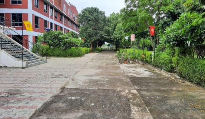 School of Law, Rai University Ahmedabad Campus photo 1