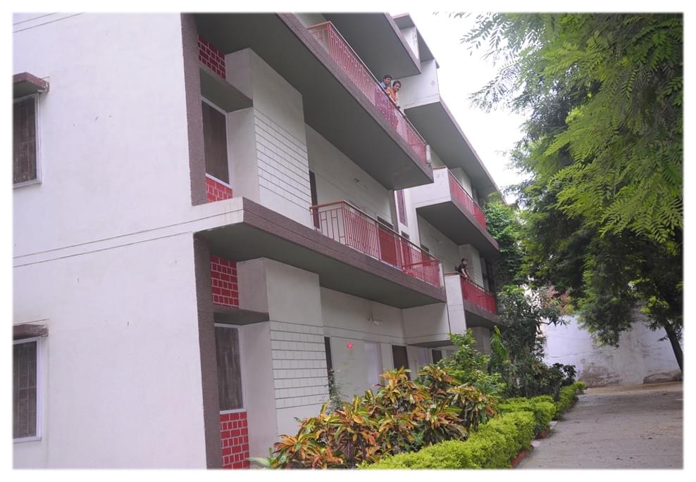 Dr. Gaur Hari Singhania Institute of Management and Research Kanpur Academic Building photo 2