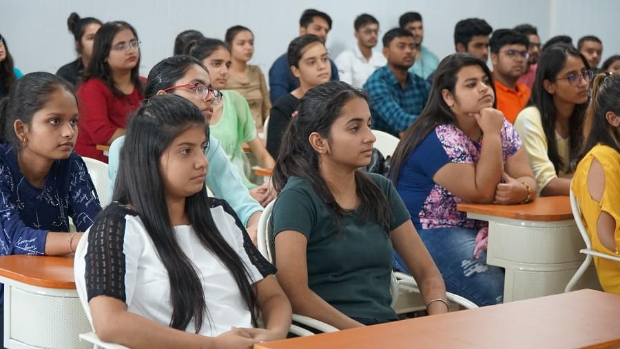 SRM University Sonepat Commerce Department photo 1