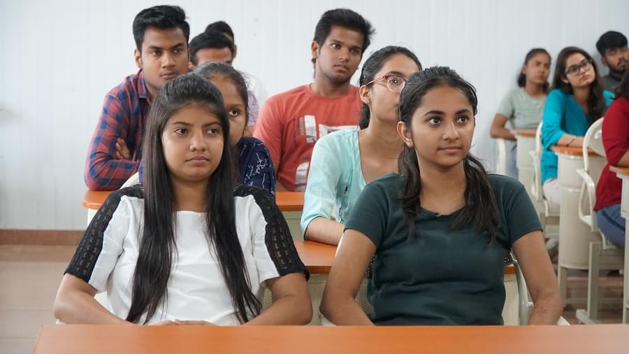 SRM University Sonepat Commerce Department photo 2