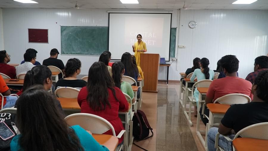 SRM University Sonepat Commerce Department photo 3