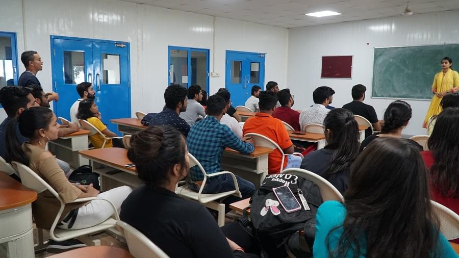 SRM University Sonepat Commerce Department photo 4