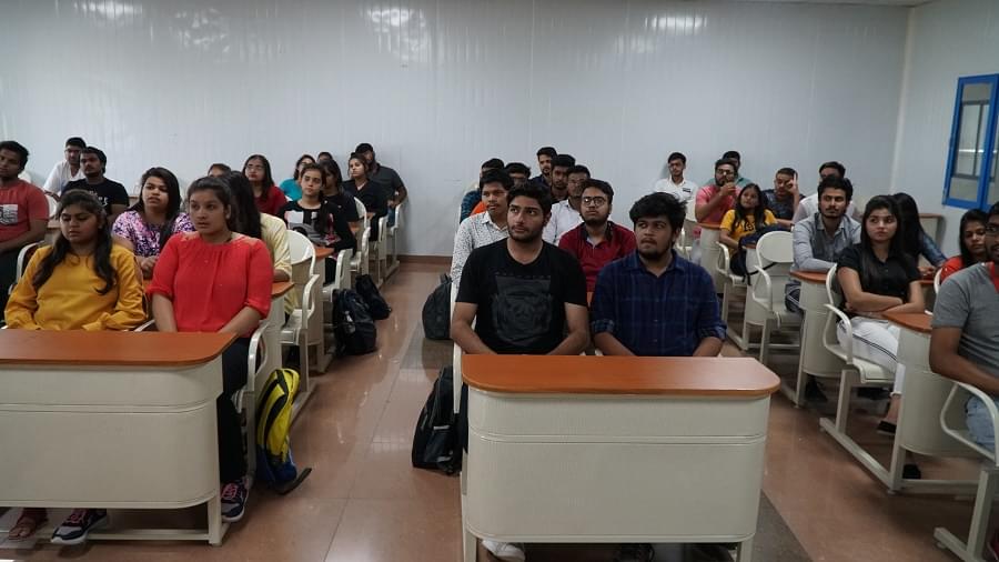 SRM University Sonepat Commerce Department photo 5