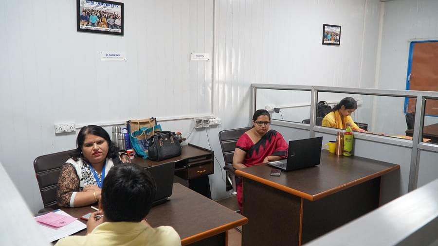 SRM University Sonepat Commerce Department photo 9