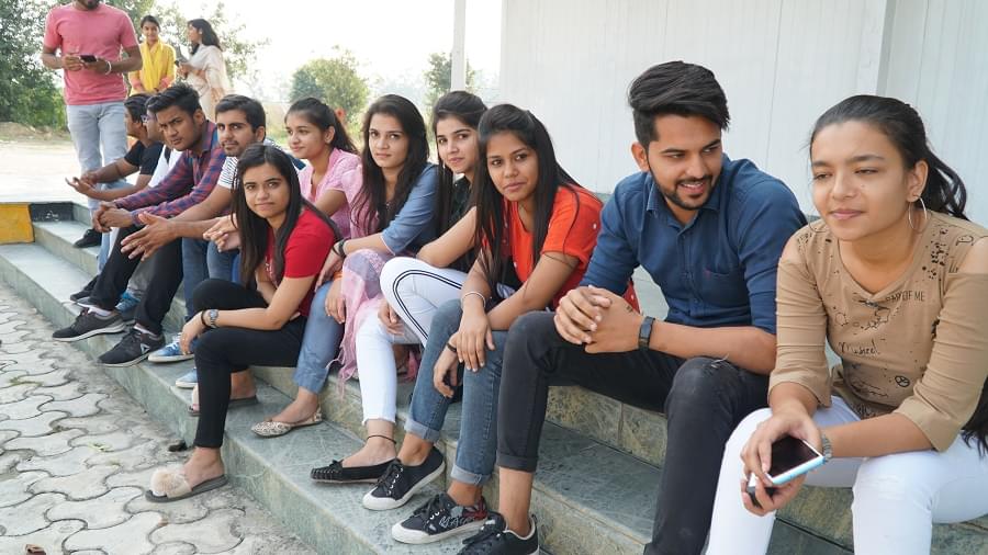 SRM University Sonepat Commerce Department photo 15