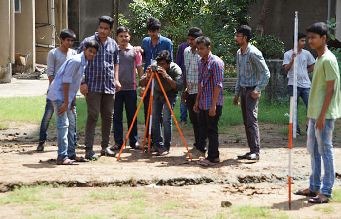 Pravin Patil College of Diploma Engineering and Technology Thane Lab photo 5