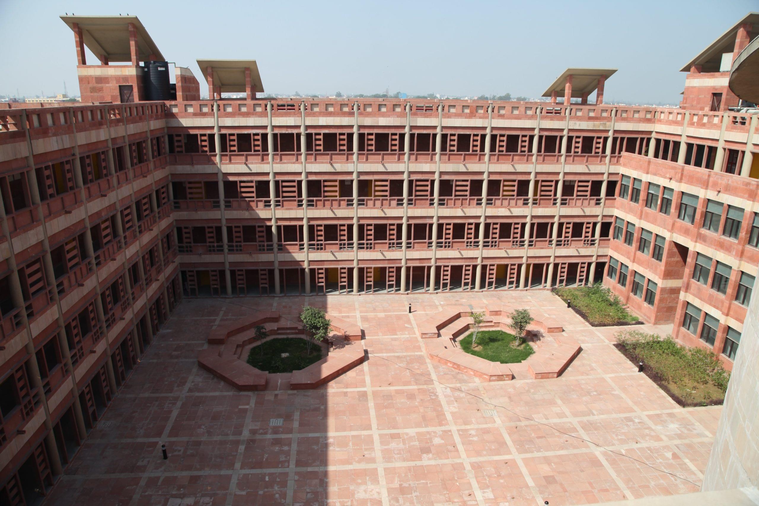Pandit Lakshmi Chand State University of Performing and Visual Arts Rohtak Campus photo 6