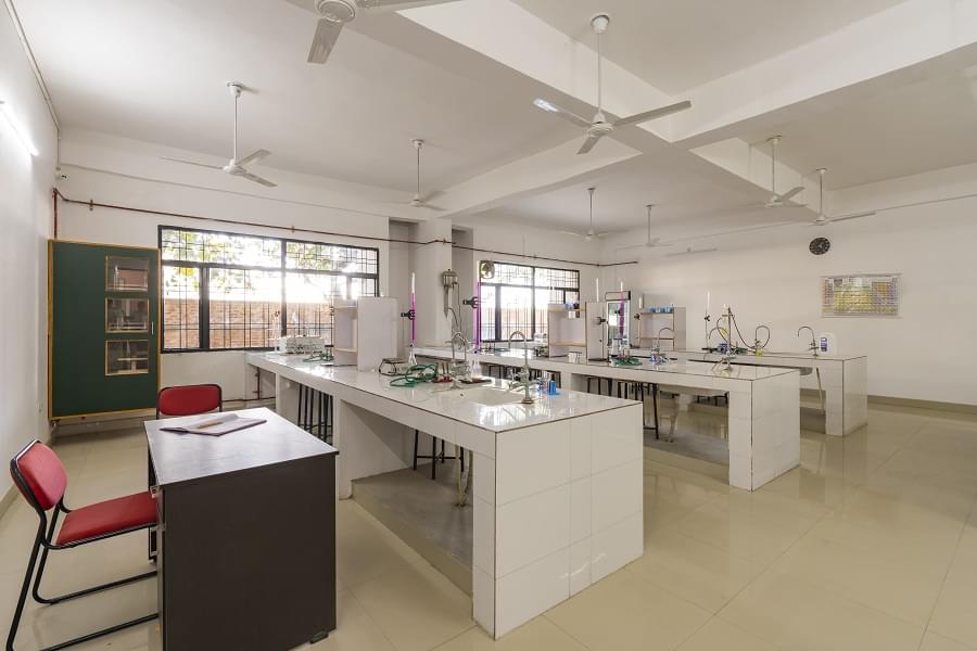 Hygia Institute of Pharmaceutical Education and Research Lucknow Laboratories photo 1